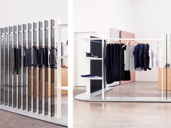 Brook&amp;Lyn stellt minimalen Art und Weiseausstellungsraum in den Everlane Büros her