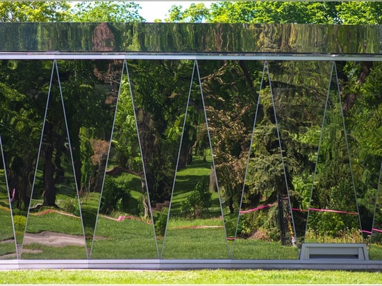 Trommel-wie Pavillion durch GH3 verursacht eine glühende Anwesenheit in einem kanadischen Stadtpark