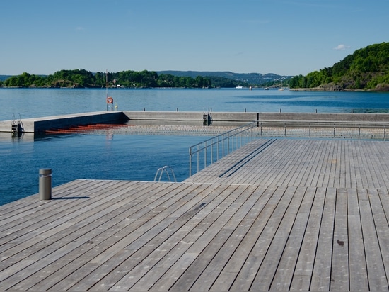 Kebony-Seepool für Stadtschwimmer