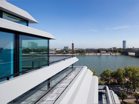 kadawittfeldarchitektur stellt seine Umwandlung des ehemaligen Bahnhauptsitzes des Colognes vor