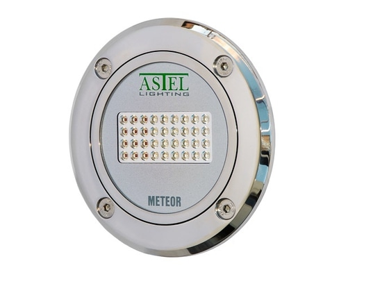 Die METEOR Pool LED leuchtet bei Astel Lighting