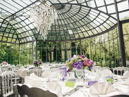 Eleganz und majestätische Ansichten in Chateau de Ruisbroek, Belgien