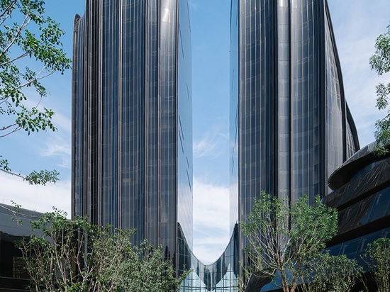 Das Chaoyang-Parkpiazza der WÜTENDEN Architekten nähert sich Fertigstellung in Peking