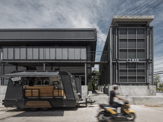 Grundarchitekten macht einen Altbau im buriram zu einen emporkommenden café Raum für Einheimische