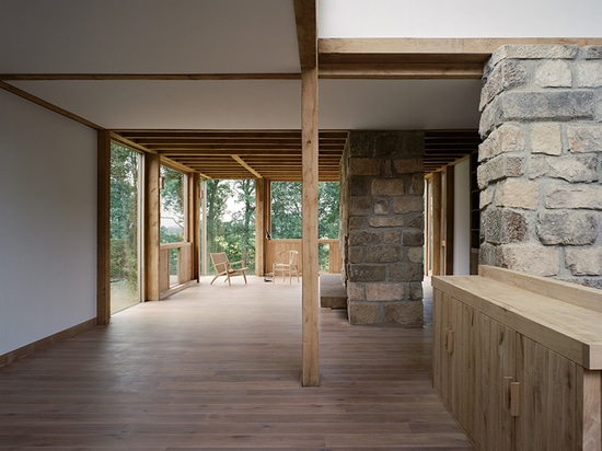 Ard de Vries architecten vorstellt Landschaft in sonnenbeschienes Haus in den Niederlanden