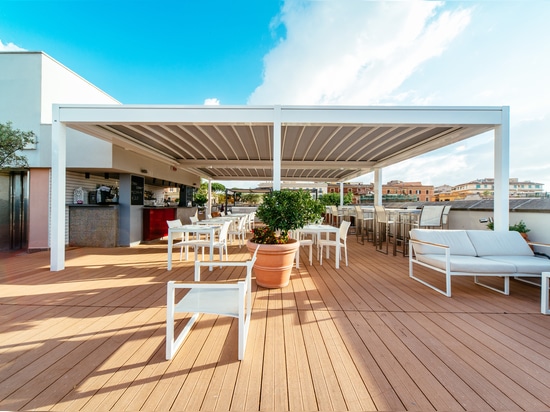 KE überdacht die Bar-Terrasse des Hotels Mercure Rom Kolosseum