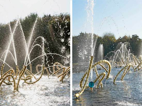 Obgleich scheinbar abstrakt, können die drei Vorbereitungen der Brunnen zurück zu Ballettdarstellungen des 17. Jahrhunderts tatsächlich verfolgt werden. Gezeigt hier „das Rigadoun des Friedens“ (na...