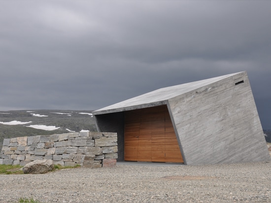 Das Cube-Shaped Flotane ist ein Solar-Angetriebener Rest-Anschlag für Wanderer in Norwegen