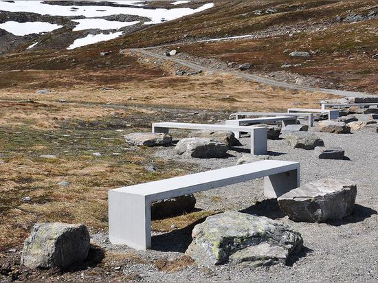 Das Cube-Shaped Flotane ist ein Solar-Angetriebener Rest-Anschlag für Wanderer in Norwegen