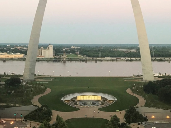 Eero Saarinens Zugangs-Bogenmuseum macht Wiederbelebung in St. Louis durch