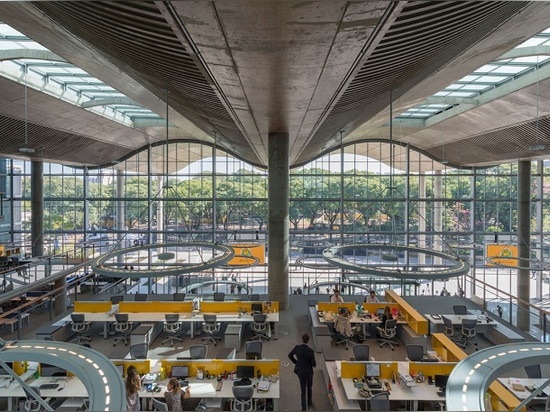 Fördern Sie + Partner-kompletten Buenos Aires neues Glas-und-konkretes Rathaus