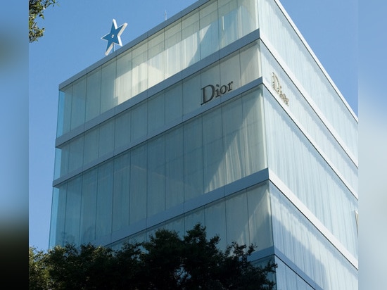 SANAAS Dior Omotesando Speicher empfängt Peter, den Marino ausstatten