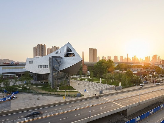 das erste Projekt Daniel-libeskinds im Porzellan ist ein Arche ähnliches Museum des Kehrens in Wuhan