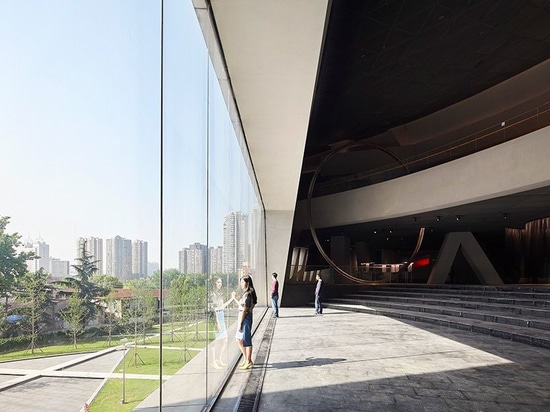 das erste Projekt Daniel-libeskinds im Porzellan ist ein Arche ähnliches Museum des Kehrens in Wuhan