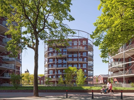 Die Niederlande. Das Gasometer wieder geboren in den Ziegelsteinen