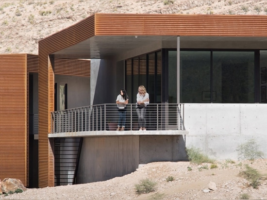 Hoogland-Architekturentwürfe Arroyo-Haus für steifen Wüstenstandort in Süd-Nevada