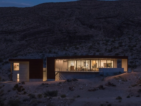 Hoogland-Architekturentwürfe Arroyo-Haus für steifen Wüstenstandort in Süd-Nevada