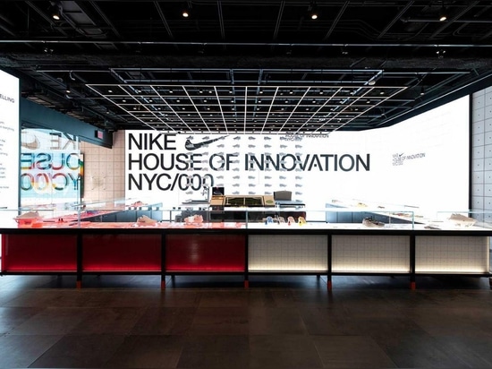 Nike stellt immersive New- Yorkflaggschiff mit geschnitzter Glasfassade vor