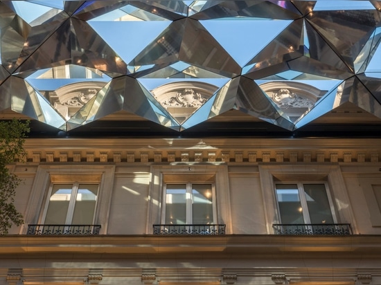 Fördern Sie + Partner vorstellt Apple Store in der Pariser Wohnung auf Champs Élysées