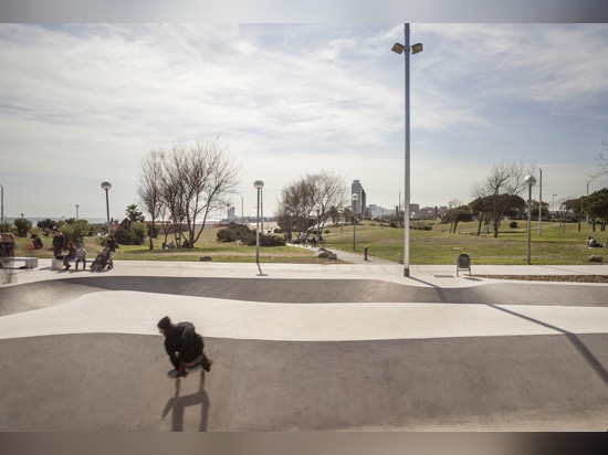 parc esportiu urbà De-Lamrz bella (districte De sant martí, Barcelona)