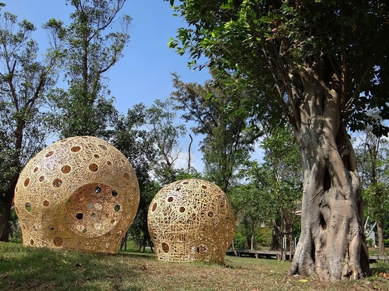 Der vertraute Monumentality von handgefertigten Installationen Cheng-Tsung Feng's