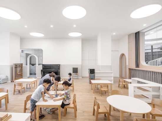 Montessori Kindergarten in Xiamen / L&M Design