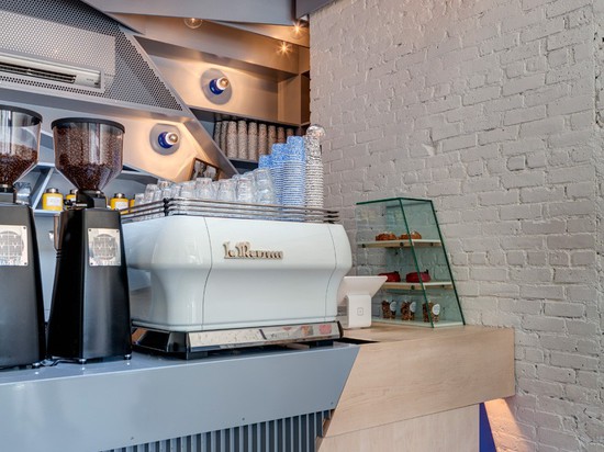 Diese New- York CityKaffeestube war ursprünglich ein Durchgang