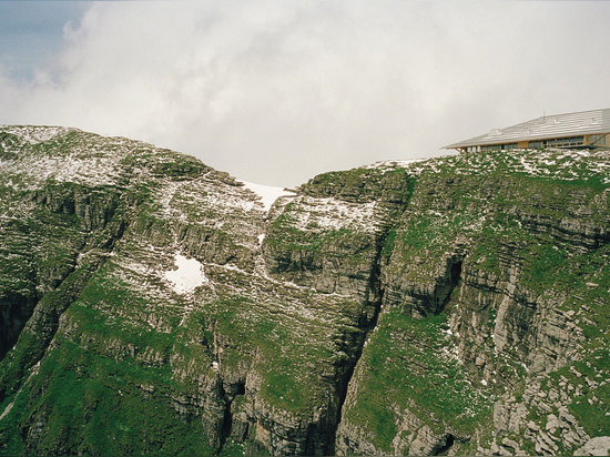 Chäserrugg ist der sieben Spitzen easternmost, die der Schweiz Churfirsten Gebirgsmassiv lesen mehr am http://www.wallpaper.com/architecture/on-the-summit-herzog-de-meuron-complete-mountain-top-bui...