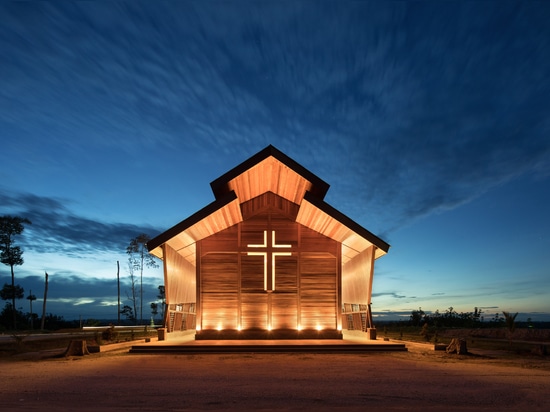 Oikumene-Kirche in Indonesien ganz aus Holz