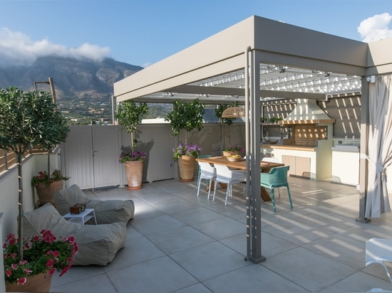 Verträumte Dachterrasse mit bioklimatischer Pergola Cospilouvre