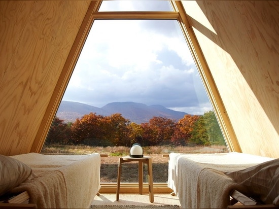 Den Cabin Kit ist ein Heimwerker-Gästehaus aus Holz, das in wenigen Tagen gebaut werden kann