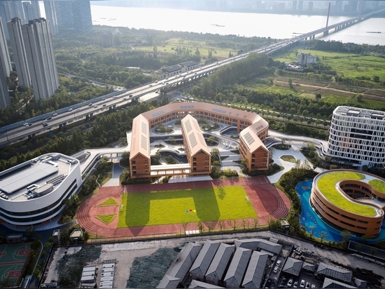 Hangzhou Olympic Sports Experimental Primary School und Kindergarten / UAD