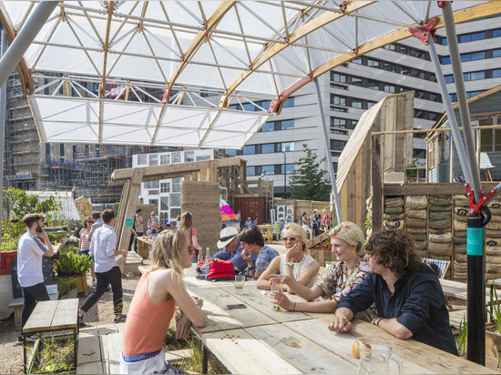 Die Bartlettbirne-Schule der Architektur, der Zeilensprung-Garten, London