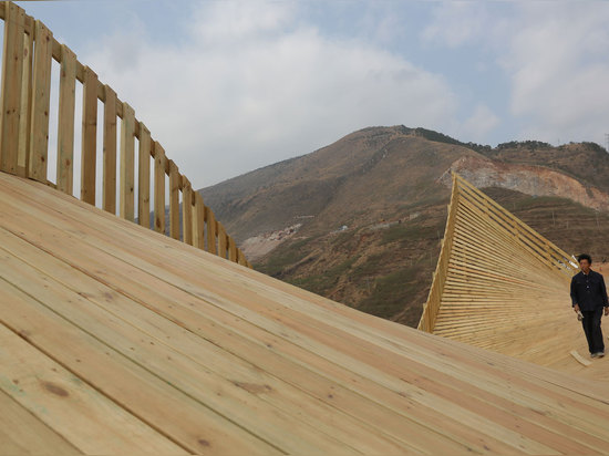 John Lin und Olivier Ottevaere, die Verzerrung, Ludian Stadt, Yunnan, China