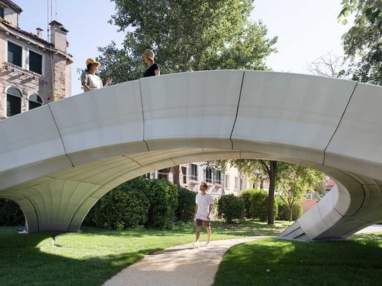 DIE ERSTE 3D-GEDRUCKTE UND UNBEWEHRTE BETONBRÜCKE