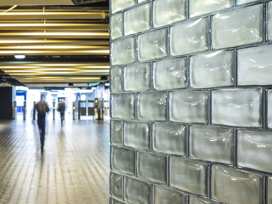 Châtelet-Les-Halles und sein neues Glas-Metro-Fenster