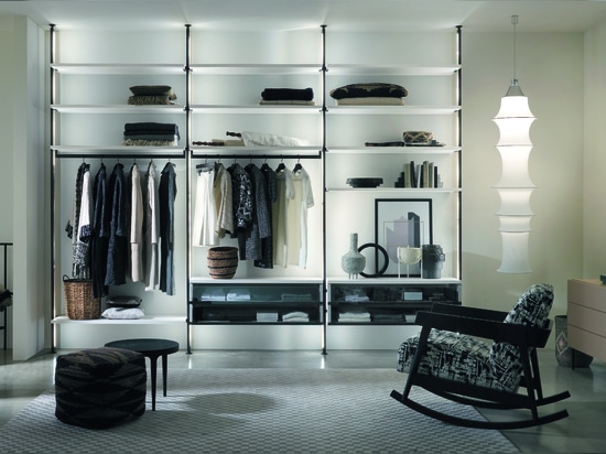 Wardrobe: the dream of fashion addicts or the perfect aid for a tidy home?