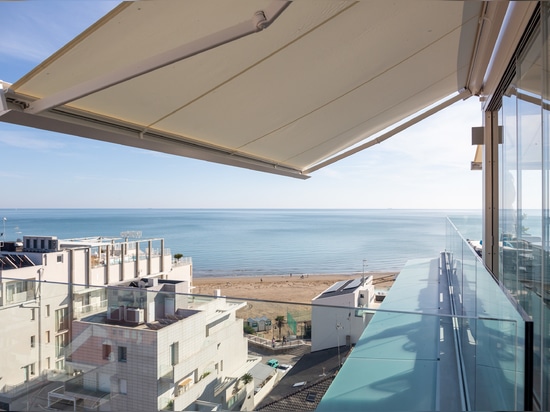 KE redefiniert das Rooftop des The One Caorle Hotels