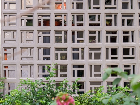 Schöne Gartenecke mit Belüftungsblöcken hilft, Grünfläche für Ihr Haus zu schaffen