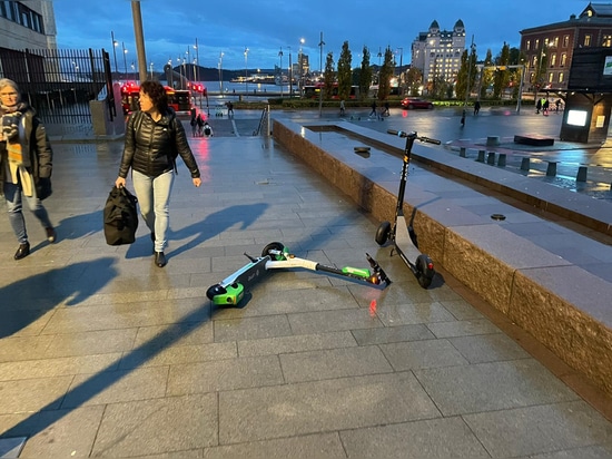 Fahrrad- und Rollerständer von Cervic Environment: die endgültige Lösung für das Parken im öffentlichen Raum.