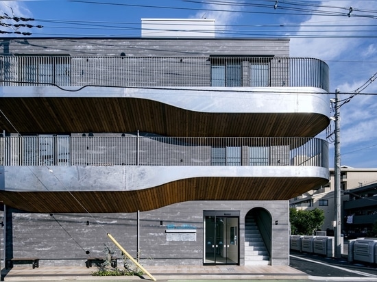 Enhako Gebäude / Organic Design Inc.