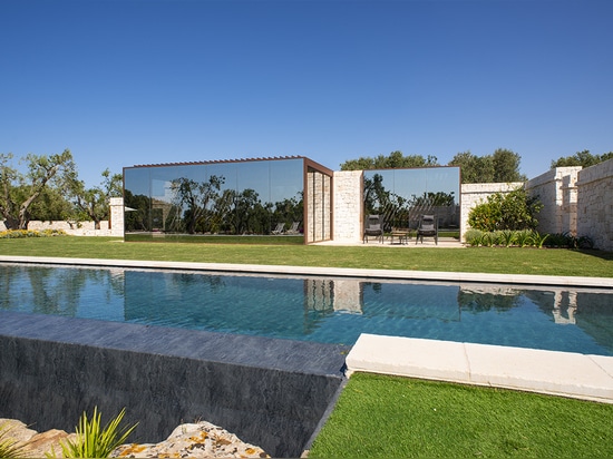 Unter den Sternen und inmitten der Natur. In Ostuni ist die Gastfreundschaft unter der Pergola Connect