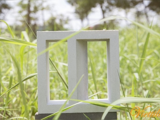 „BREEZE BLOCKS DESIGN‘ LIGHT“