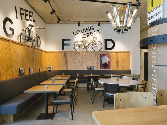 Dieses Cafe in Österreich hat ein vom Radsport inspiriertes Design