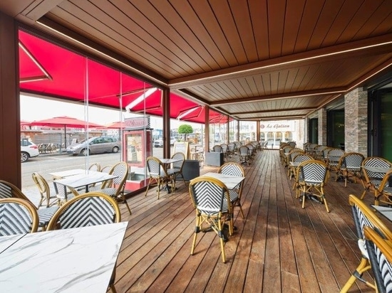 KE für die Terrasse eines traditionellen Hafenrestaurants in der Normandie