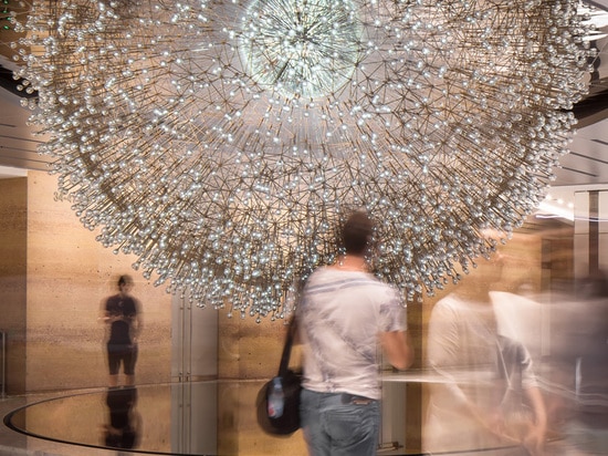 Diese Skulptur in Chicago wird von über 3000 Hand durchgebrannten Glaskugeln gebildet