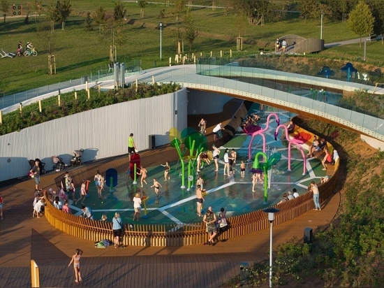 Spielplätze im Jaworek-Park in Tychy / RS + Robert Skitek