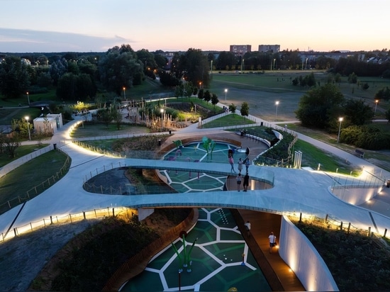 Spielplätze im Jaworek-Park in Tychy / RS + Robert Skitek