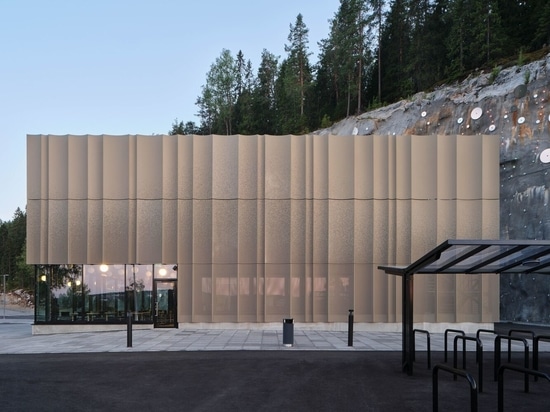 Sport- und Veranstaltungszentrum Luola in Savilahti / Architekten Davidsson Tarkela