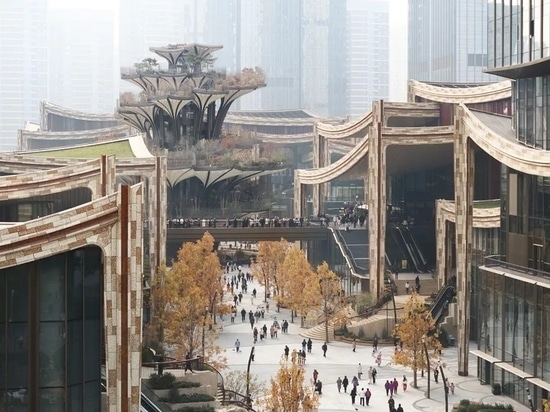 Besichtigen Sie mit dem Designer Thomas Heatherwick das bemerkenswerte neue Einkaufsviertel von Xi'an, in dem der Mensch im Mittelpunkt steht